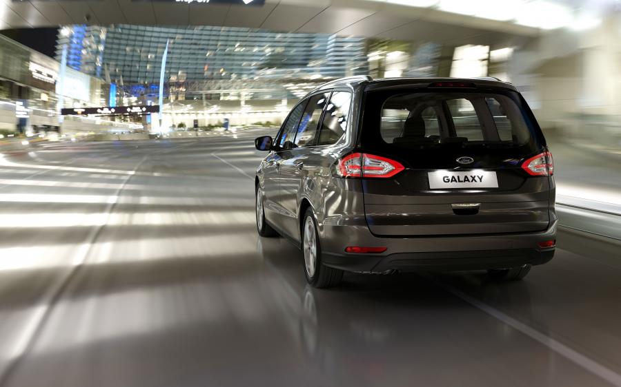 Ford Galaxy 2015 года  (фото 2 из 19)